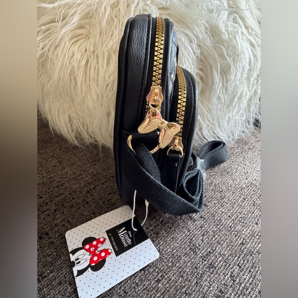 Disney Black Crossbody Bag with Mickey & Minnie NWT - Picture 2 of 4